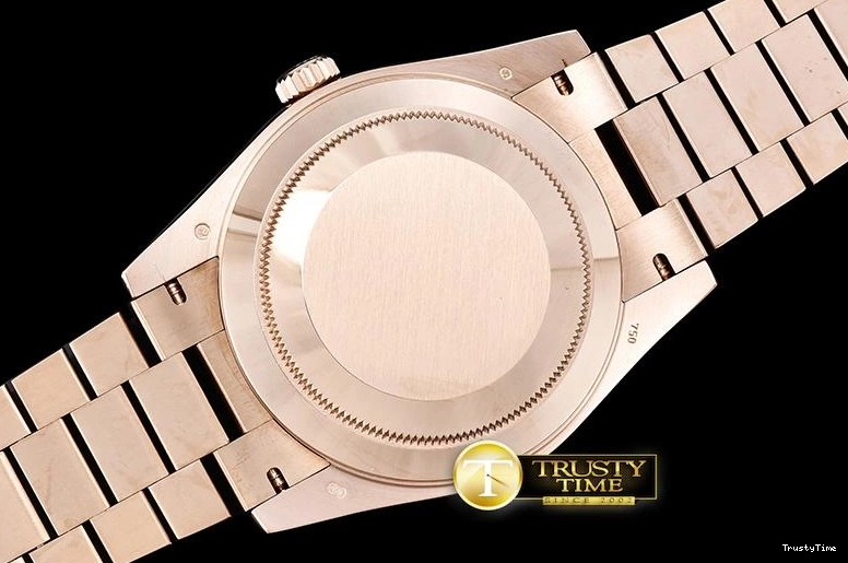 0927 RDD0208A – DayDate 40mm FlexibleFit 680